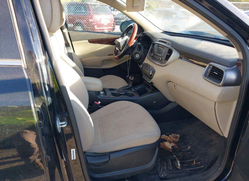 Photo 5 of 2016 Kia Sorento 2.4L LX (VIN 5XYPGDA31GG026069)
