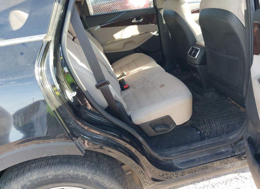 Photo 8 of 2016 Kia Sorento 2.4L LX (VIN 5XYPGDA31GG026069)