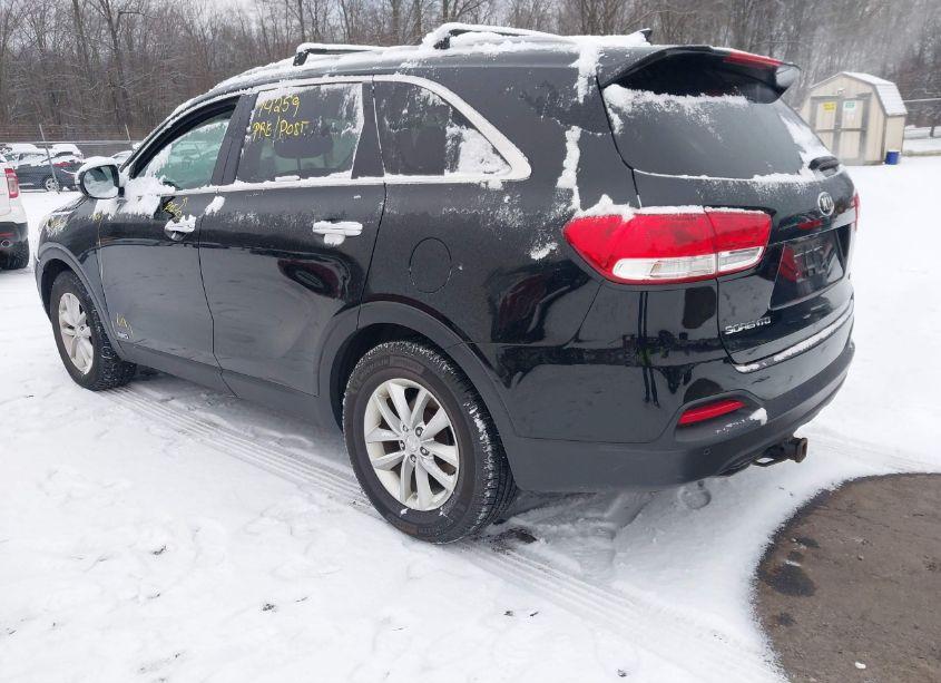 Photo 3 of 2016 Kia Sorento 2.4L LX (VIN 5XYPGDA31GG034530)
