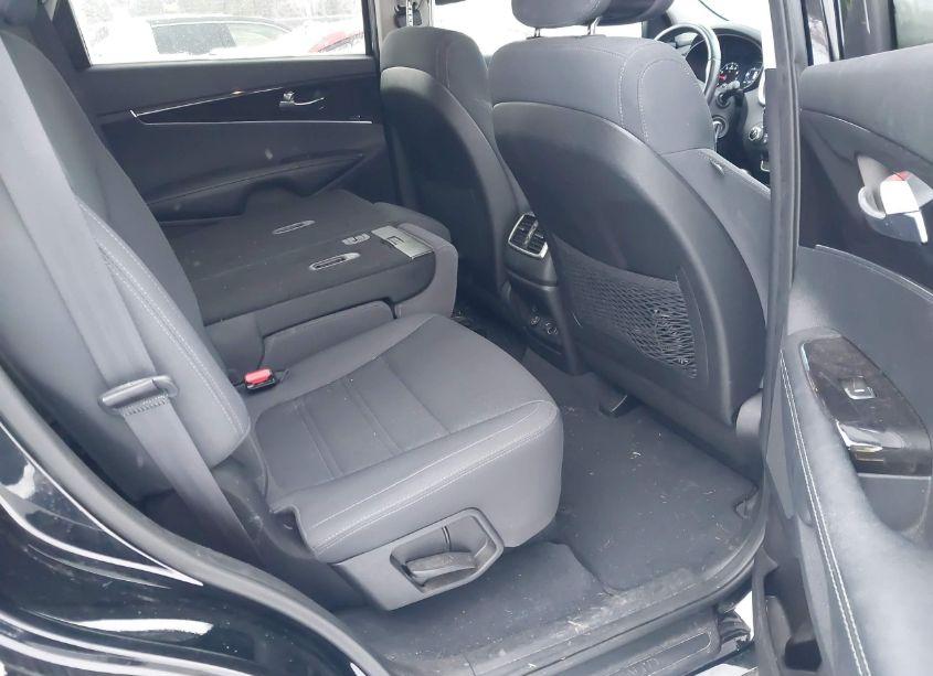 Photo 8 of 2016 Kia Sorento 2.4L LX (VIN 5XYPGDA31GG034530)