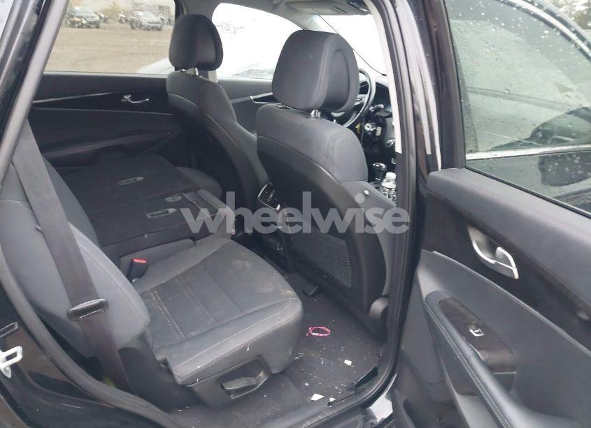 Photo 8 of 2016 Kia Sorento 2.4L LX (VIN 5XYPGDA31GG043616)