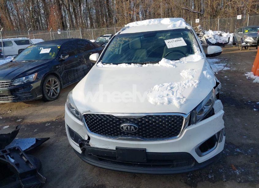 Photo 12 of 2016 Kia Sorento 2.4L LX (VIN 5XYPGDA31GG043910)