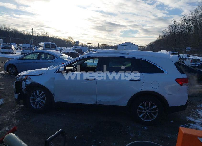 Photo 14 of 2016 Kia Sorento 2.4L LX (VIN 5XYPGDA31GG043910)
