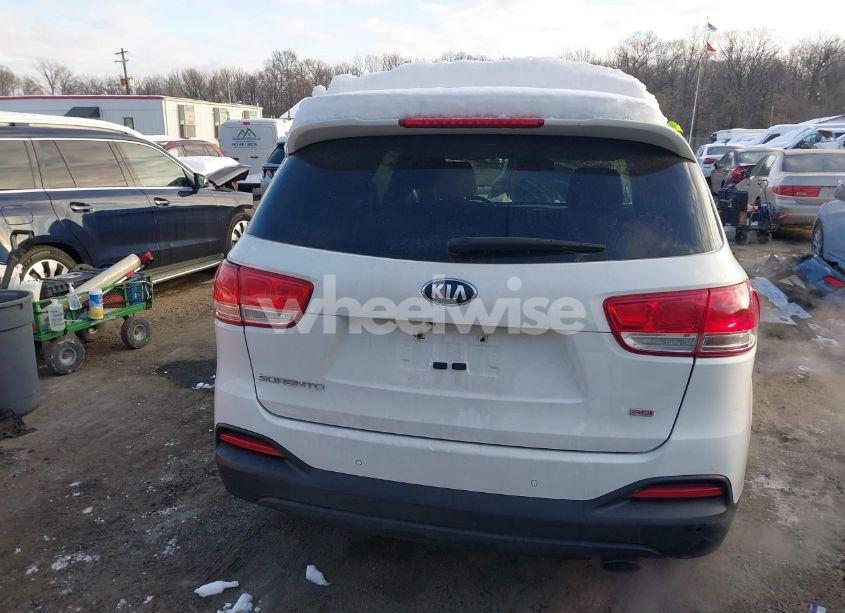Photo 16 of 2016 Kia Sorento 2.4L LX (VIN 5XYPGDA31GG043910)