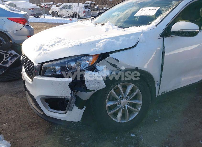 Photo 6 of 2016 Kia Sorento 2.4L LX (VIN 5XYPGDA31GG043910)