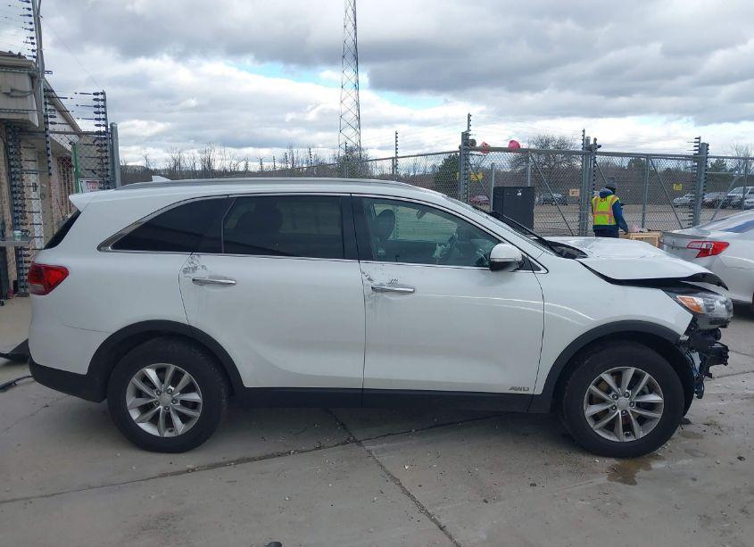 Photo 13 of 2016 Kia Sorento 2.4L LX (VIN 5XYPGDA31GG080360)