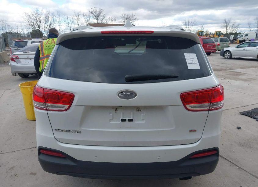 Photo 16 of 2016 Kia Sorento 2.4L LX (VIN 5XYPGDA31GG080360)