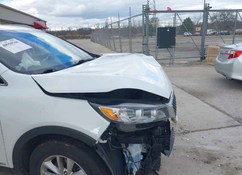 Photo 19 of 2016 Kia Sorento 2.4L LX (VIN 5XYPGDA31GG080360)