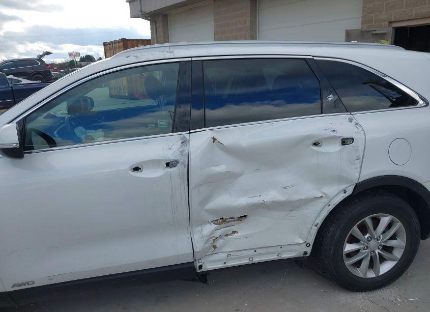 Photo 6 of 2016 Kia Sorento 2.4L LX (VIN 5XYPGDA31GG080360)