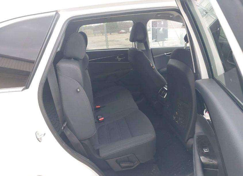 Photo 8 of 2016 Kia Sorento 2.4L LX (VIN 5XYPGDA31GG080360)