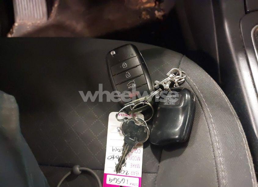 Photo 11 of 2016 Kia Sorento 2.4L LX (VIN 5XYPGDA31GG122848)