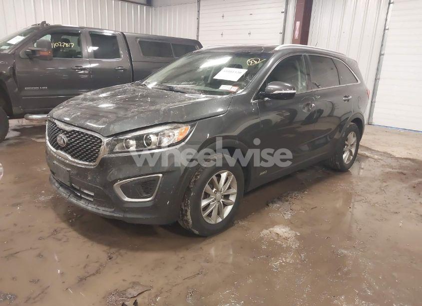 Photo 2 of 2016 Kia Sorento 2.4L LX (VIN 5XYPGDA31GG122848)