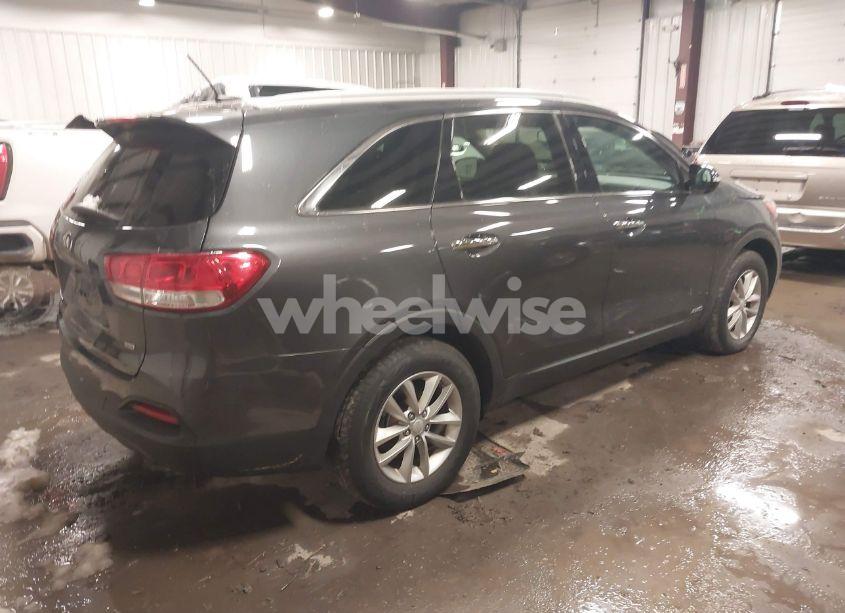 Photo 4 of 2016 Kia Sorento 2.4L LX (VIN 5XYPGDA31GG122848)