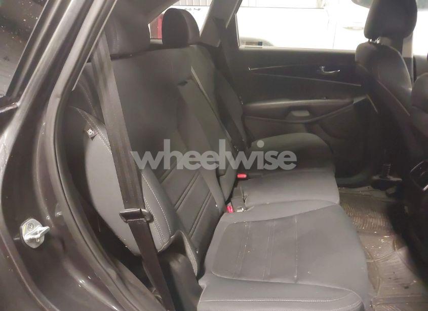 Photo 8 of 2016 Kia Sorento 2.4L LX (VIN 5XYPGDA31GG122848)