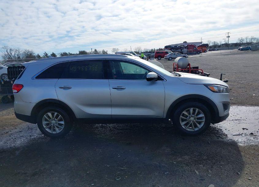 Photo 13 of 2016 Kia Sorento 2.4L LX (VIN 5XYPGDA31GG147037)