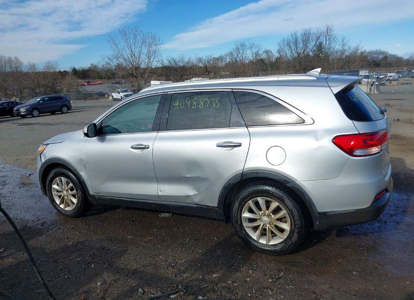 Photo 14 of 2016 Kia Sorento 2.4L LX (VIN 5XYPGDA31GG147037)