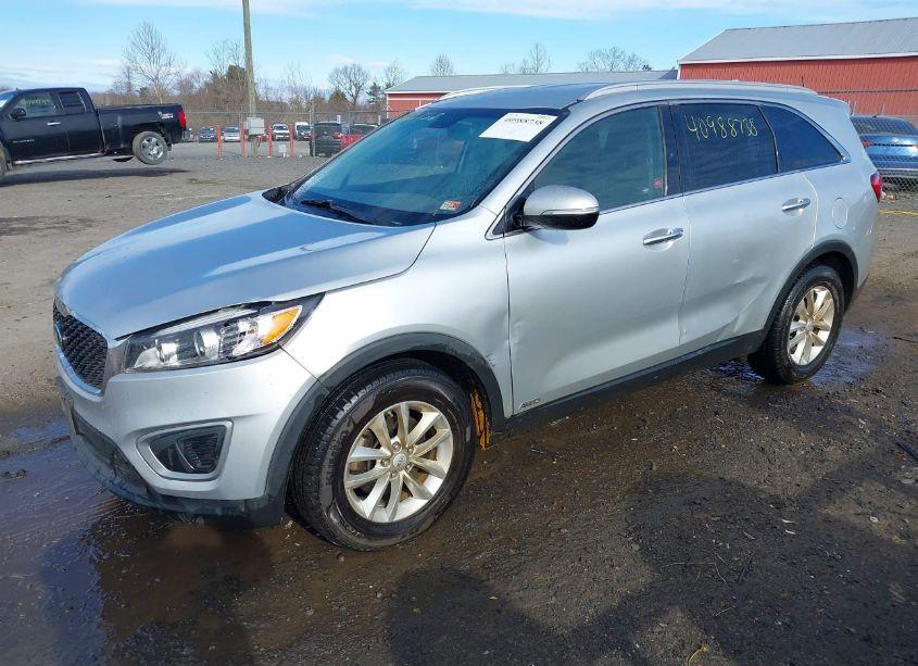 Photo 2 of 2016 Kia Sorento 2.4L LX (VIN 5XYPGDA31GG147037)