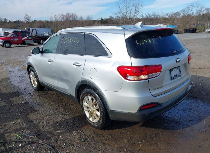 Photo 3 of 2016 Kia Sorento 2.4L LX (VIN 5XYPGDA31GG147037)