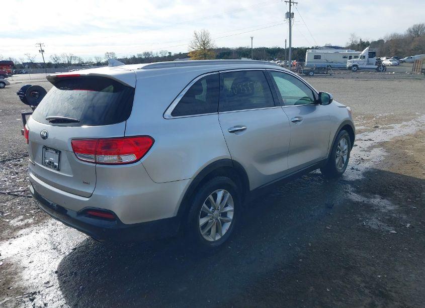 Photo 4 of 2016 Kia Sorento 2.4L LX (VIN 5XYPGDA31GG147037)