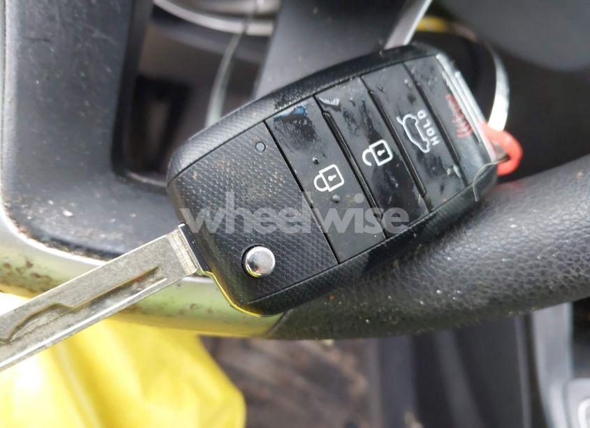 Photo 11 of 2017 Kia Sorento 2.4L LX (VIN 5XYPGDA31HG270824)