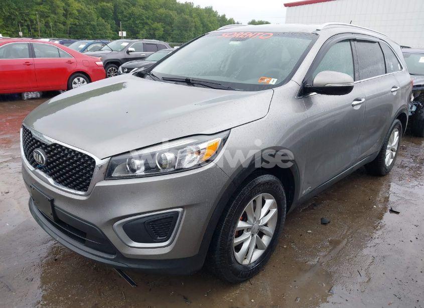 Photo 2 of 2017 Kia Sorento 2.4L LX (VIN 5XYPGDA31HG270824)