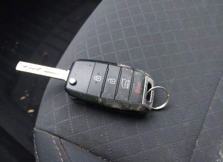 Photo 11 of 2017 Kia Sorento 2.4L LX (VIN 5XYPGDA31HG290359)