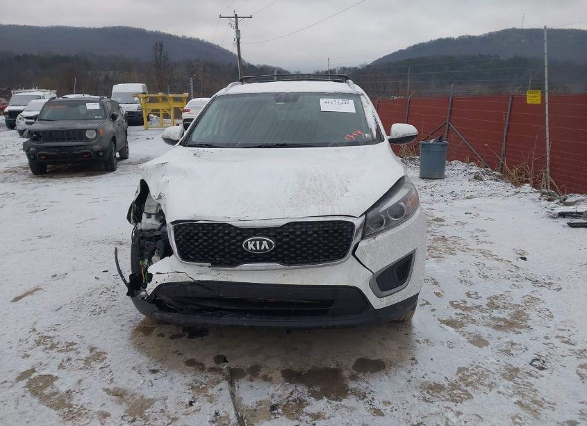 Photo 13 of 2017 Kia Sorento 2.4L LX (VIN 5XYPGDA31HG290359)