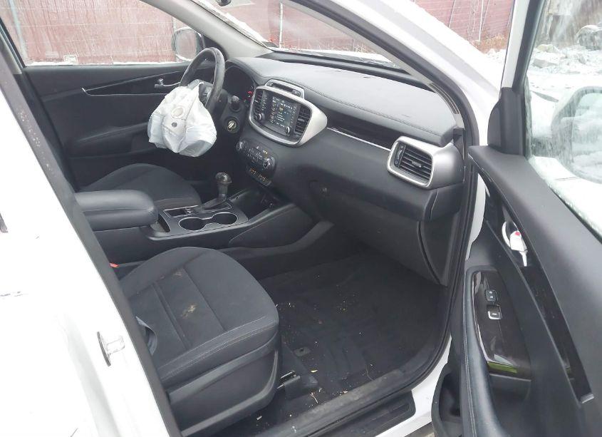 Photo 5 of 2017 Kia Sorento 2.4L LX (VIN 5XYPGDA31HG290359)