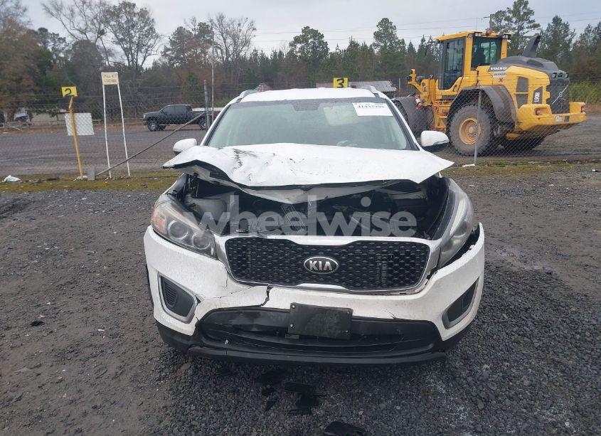 Photo 12 of 2017 Kia Sorento 2.4L LX (VIN 5XYPGDA31HG325238)