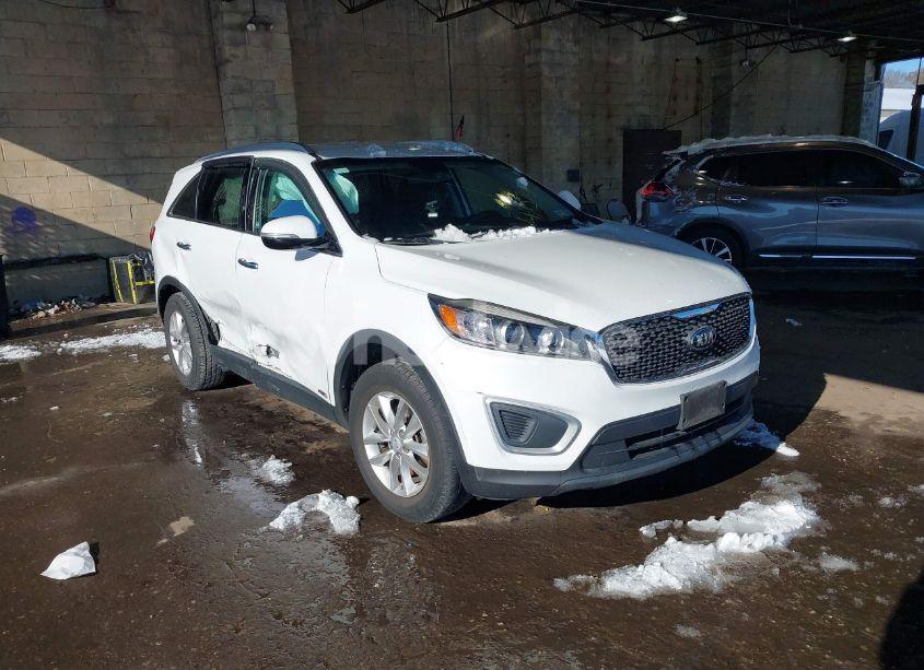 2018 Kia Sorento 2.4L LX (VIN 5XYPGDA31JG425426) main photo