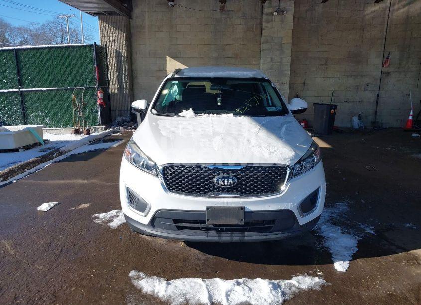 Photo 12 of 2018 Kia Sorento 2.4L LX (VIN 5XYPGDA31JG425426)