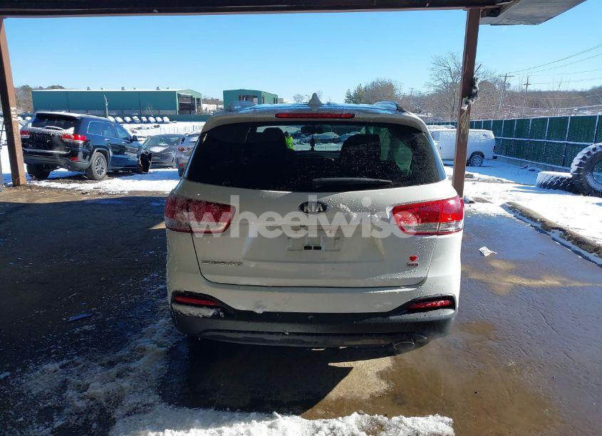 Photo 16 of 2018 Kia Sorento 2.4L LX (VIN 5XYPGDA31JG425426)