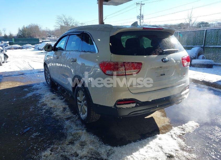 Photo 3 of 2018 Kia Sorento 2.4L LX (VIN 5XYPGDA31JG425426)