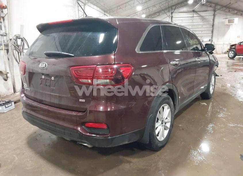 Photo 4 of 2019 Kia Sorento 2.4L LX (VIN 5XYPGDA31KG447573)