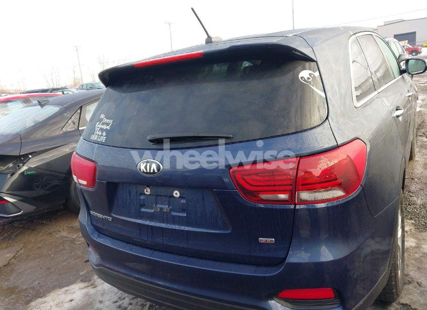 Photo 16 of 2019 Kia Sorento 2.4L LX (VIN 5XYPGDA31KG462266)