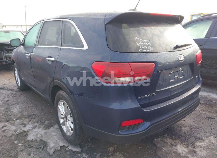 Photo 3 of 2019 Kia Sorento 2.4L LX (VIN 5XYPGDA31KG462266)