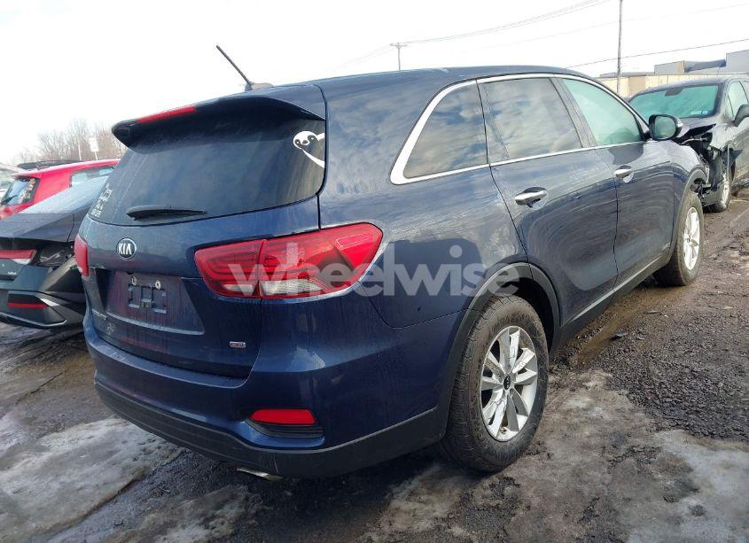 Photo 4 of 2019 Kia Sorento 2.4L LX (VIN 5XYPGDA31KG462266)