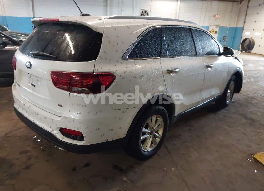 Photo 4 of 2020 Kia Sorento 2.4L LX (VIN 5XYPGDA31LG654563)