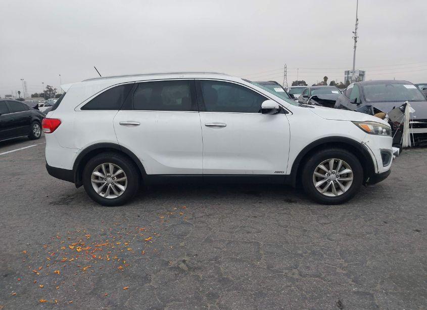 Photo 13 of 2016 Kia Sorento 2.4L LX (VIN 5XYPGDA32GG081937)