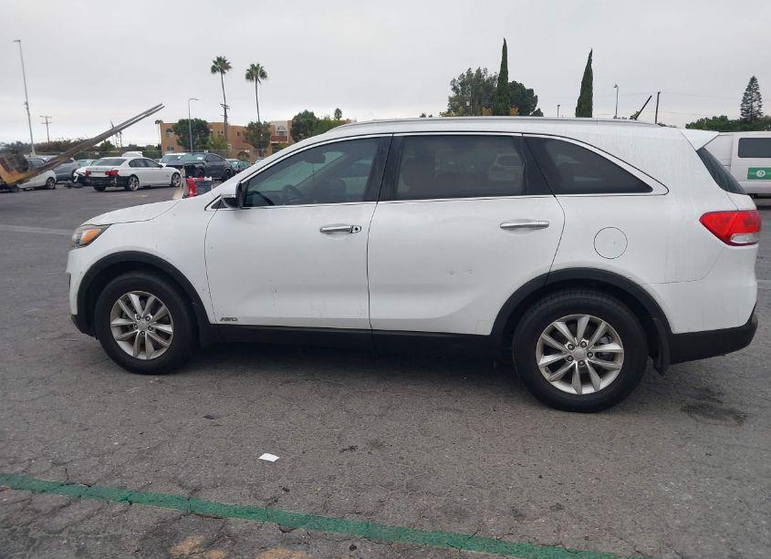 Photo 14 of 2016 Kia Sorento 2.4L LX (VIN 5XYPGDA32GG081937)
