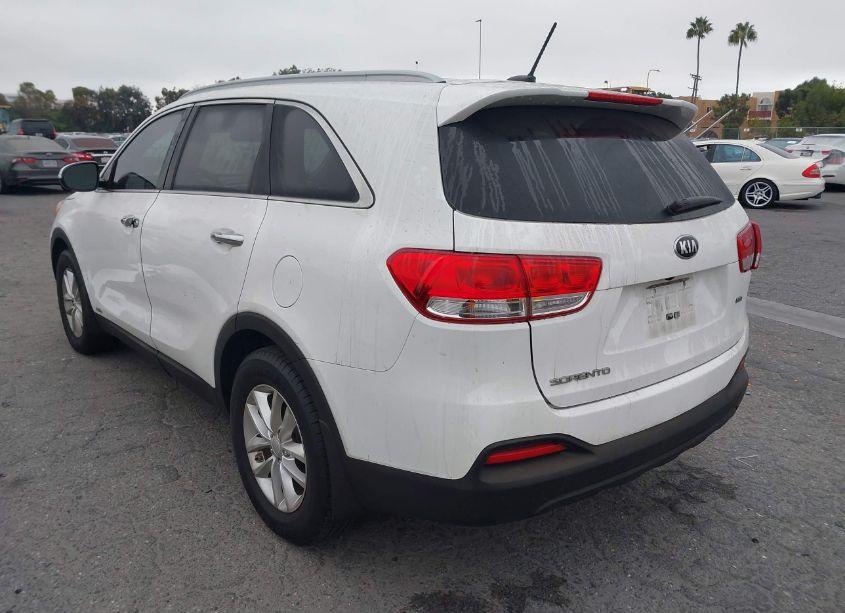 Photo 3 of 2016 Kia Sorento 2.4L LX (VIN 5XYPGDA32GG081937)