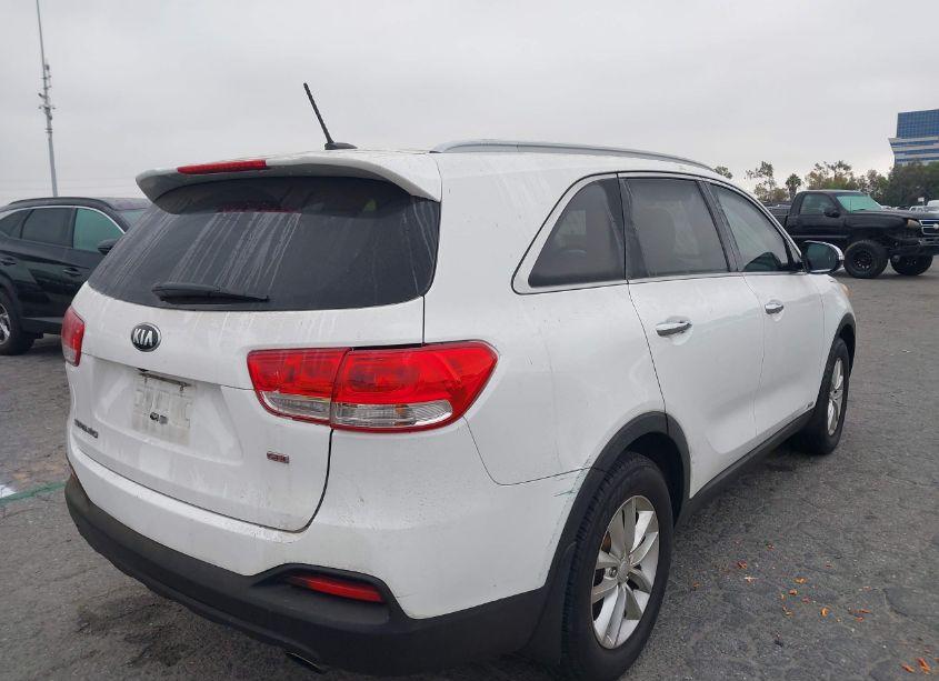 Photo 4 of 2016 Kia Sorento 2.4L LX (VIN 5XYPGDA32GG081937)