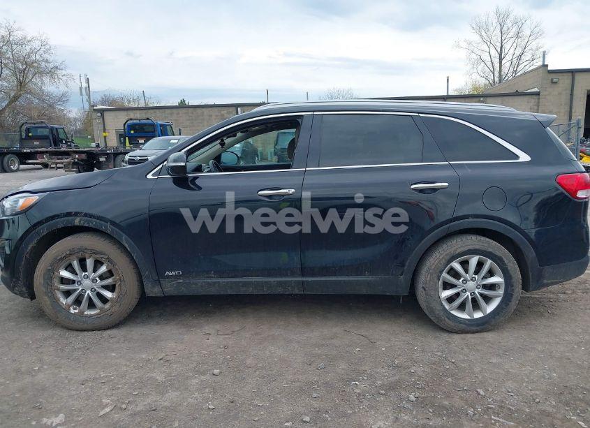 Photo 14 of 2017 Kia Sorento 2.4L LX (VIN 5XYPGDA32HG211717)
