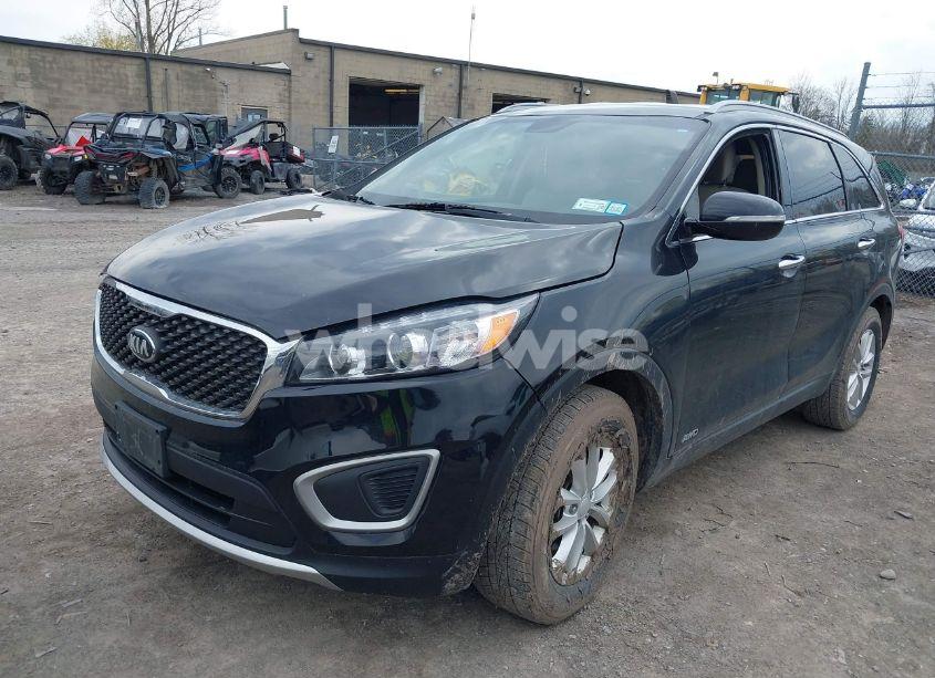 Photo 2 of 2017 Kia Sorento 2.4L LX (VIN 5XYPGDA32HG211717)