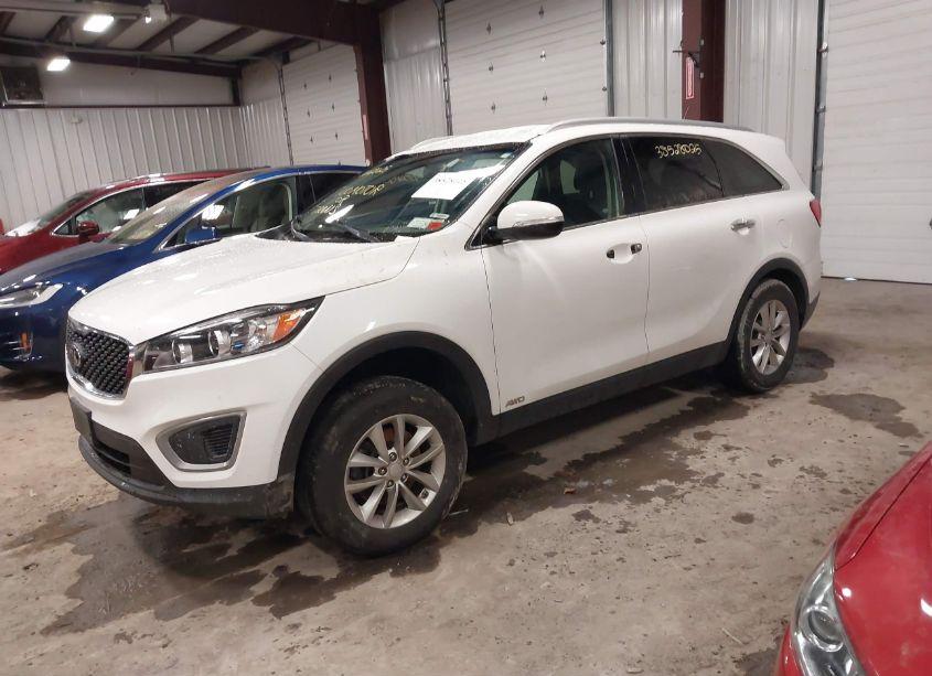 Photo 2 of 2017 Kia Sorento 2.4L LX (VIN 5XYPGDA32HG252302)