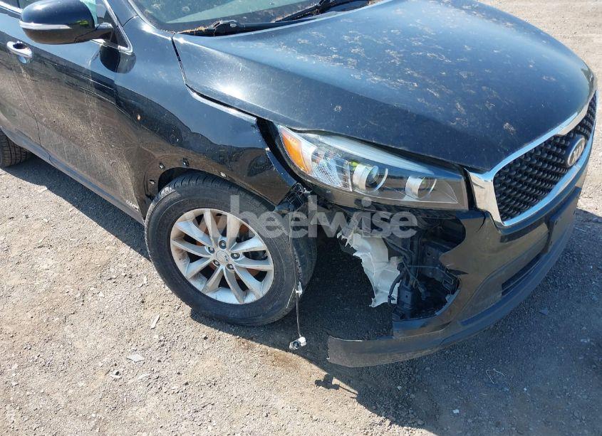 Photo 6 of 2017 Kia Sorento 2.4L LX (VIN 5XYPGDA32HG265986)