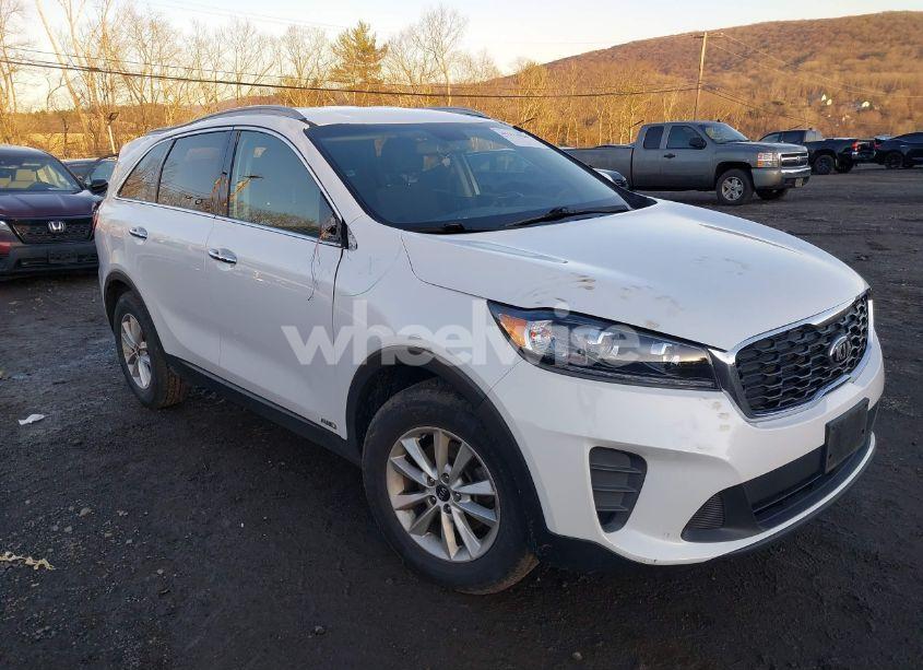 2019 Kia Sorento 2.4L LX (VIN 5XYPGDA32KG540313) main photo