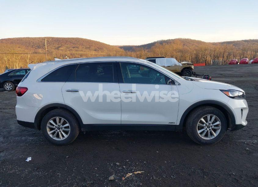 Photo 14 of 2019 Kia Sorento 2.4L LX (VIN 5XYPGDA32KG540313)