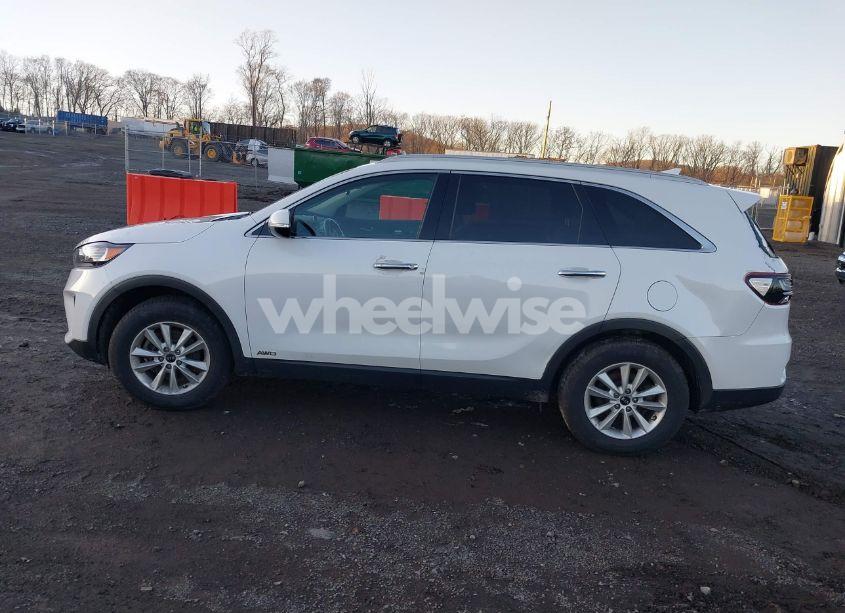 Photo 15 of 2019 Kia Sorento 2.4L LX (VIN 5XYPGDA32KG540313)