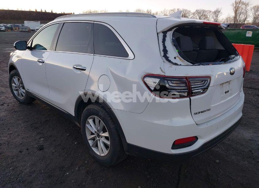Photo 3 of 2019 Kia Sorento 2.4L LX (VIN 5XYPGDA32KG540313)